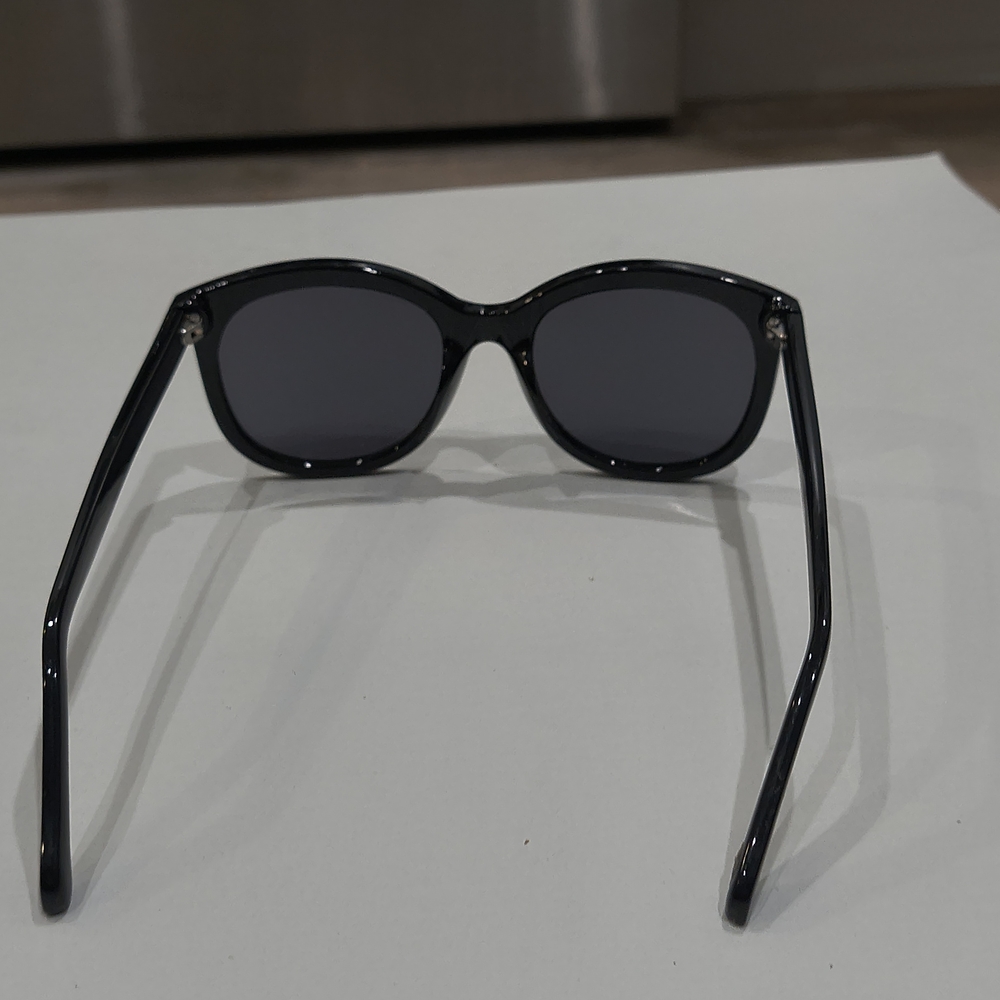 Elegant Black Women's Sunglasses